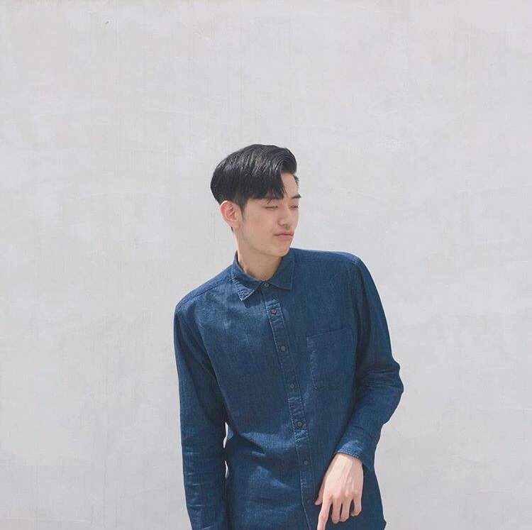 吴怡程英