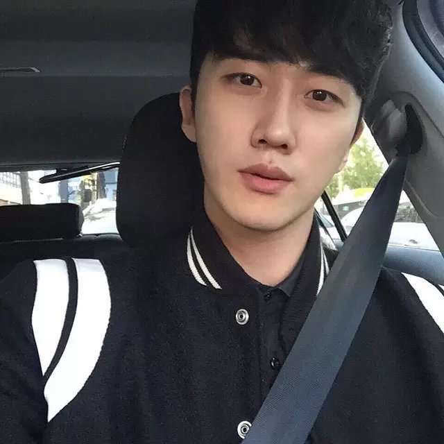 都婉荣行