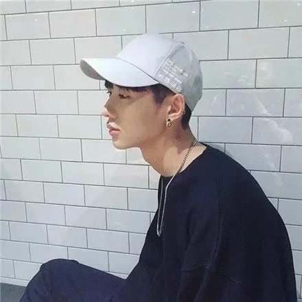 汤伦苛宏