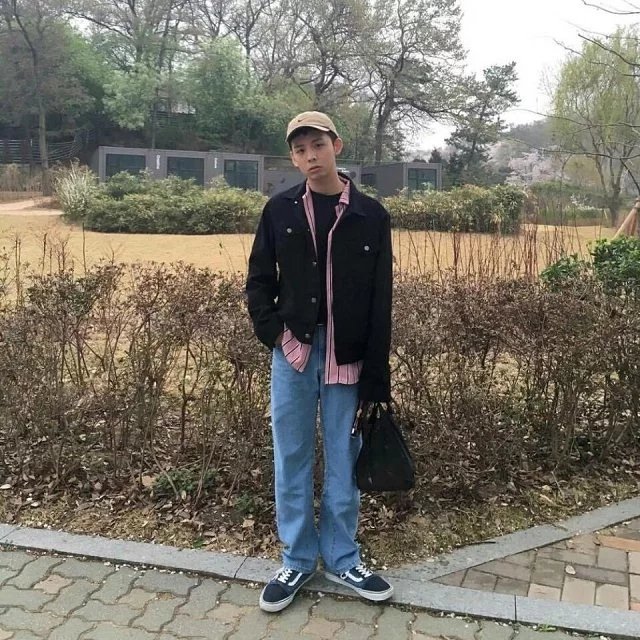 湛朋东昭