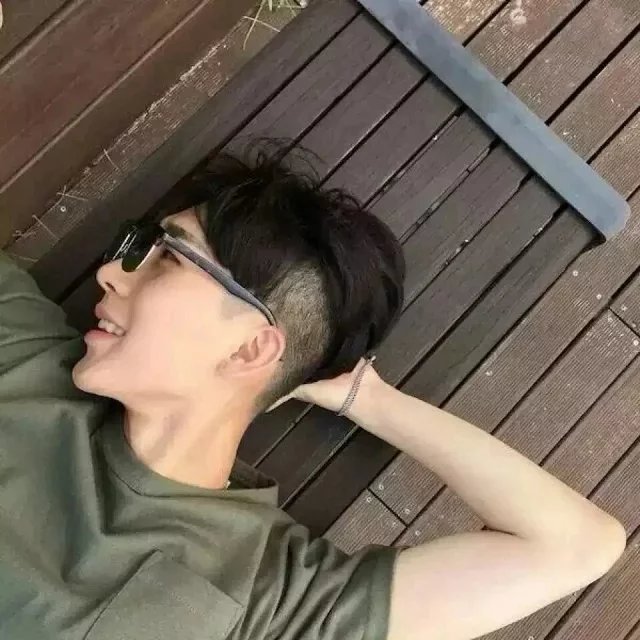 雷馨鸿昭